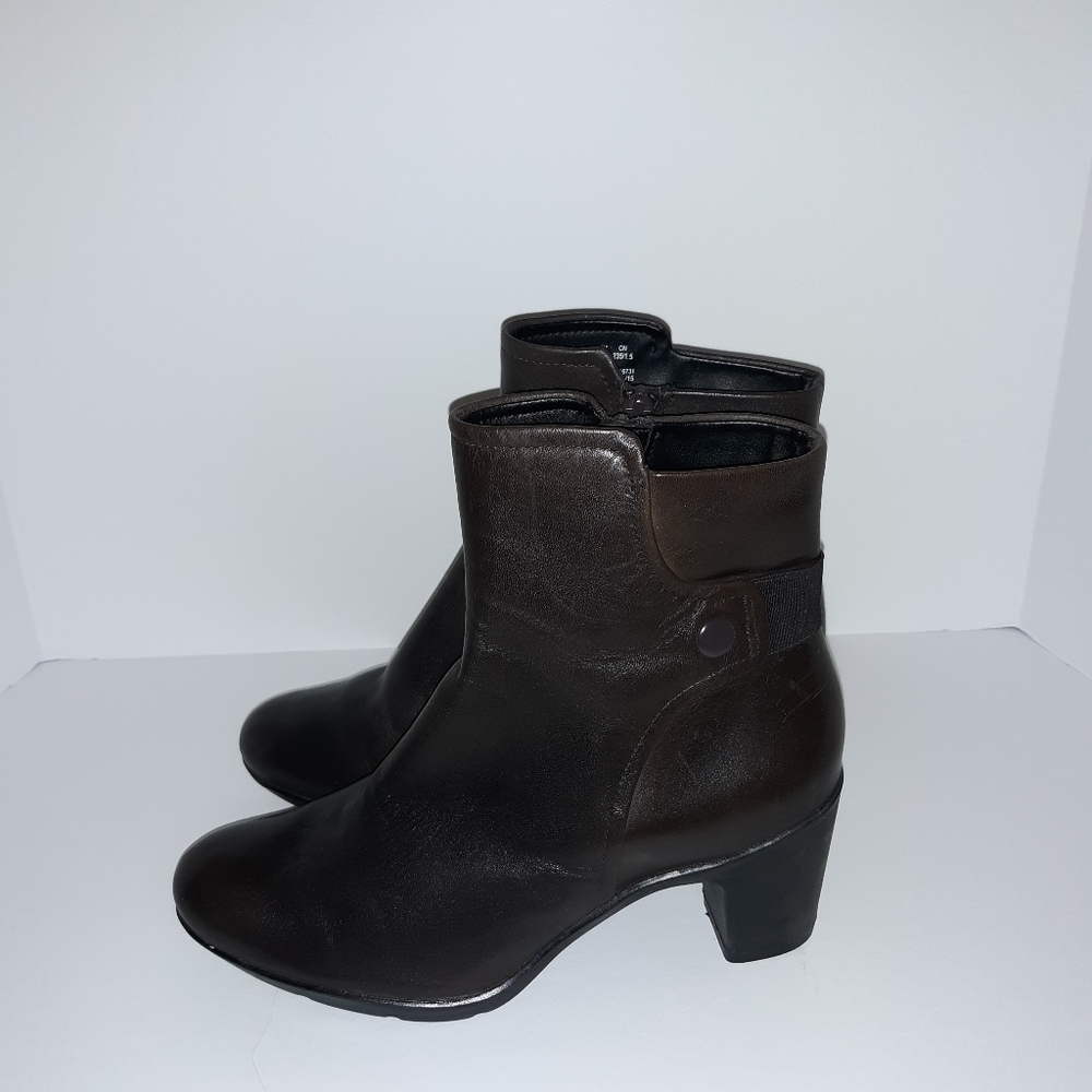 Clark's leather heeled booties
